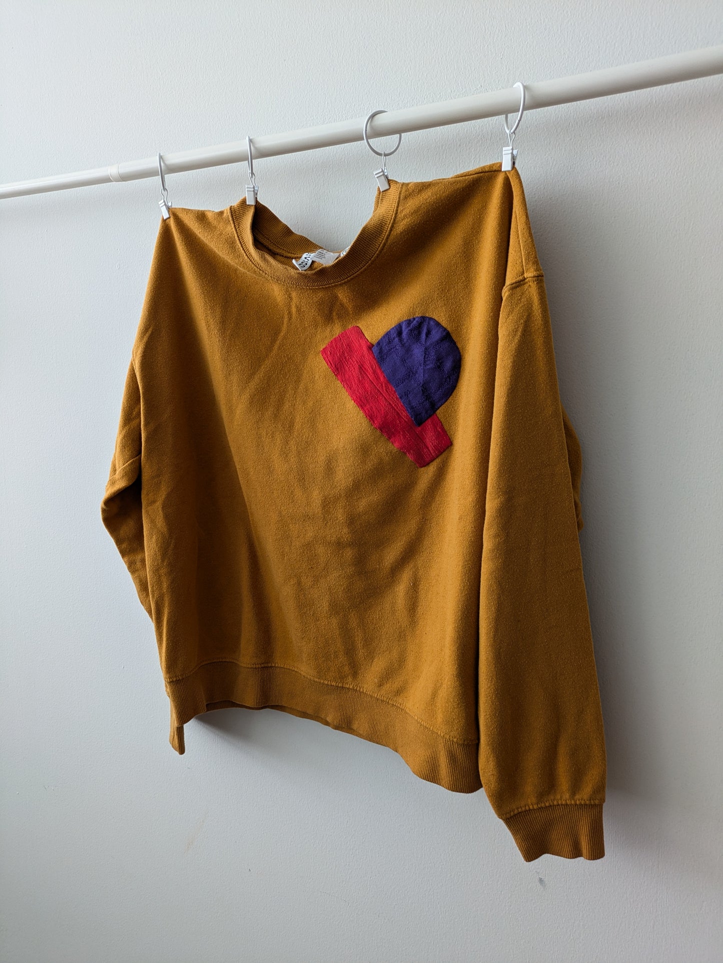 Calder Sweatshirt - Adult M/L
