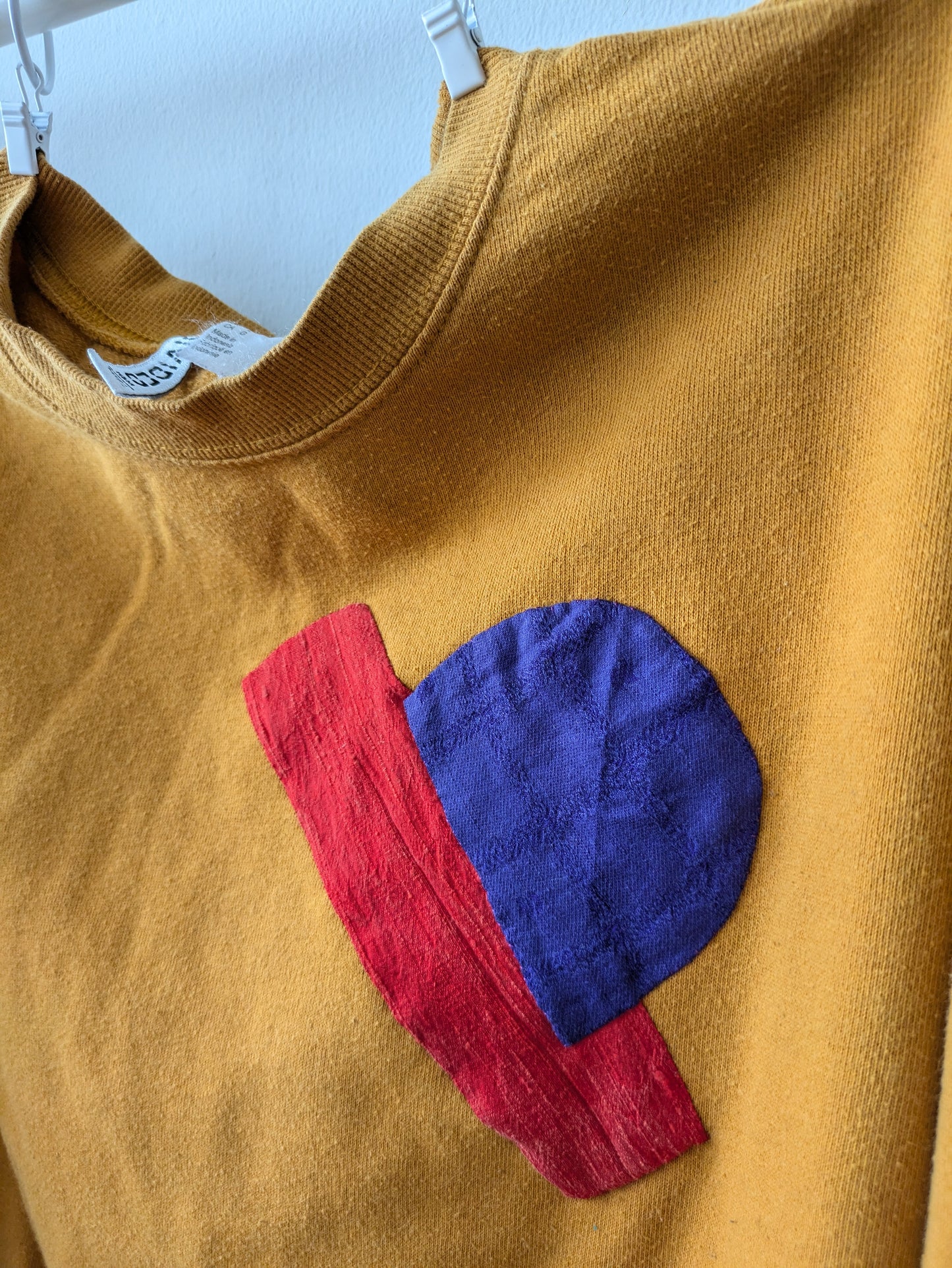 22.5" Calder Sweatshirt